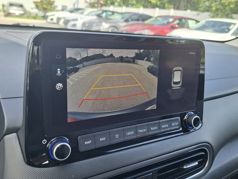 Used 2023 Hyundai Kona Limited FWD image 13