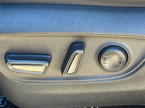 Used 2023 Toyota Highlander XSE image 22