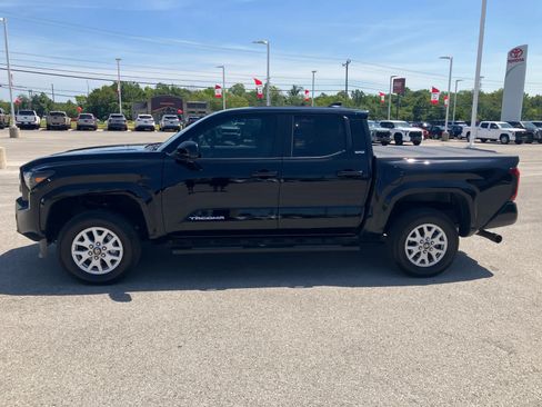 Certified 2024 Toyota Tacoma SR5 AWD/4WD image 5
