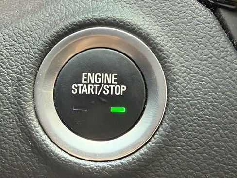 Used 2019 Buick Envision Essence FWD image 28