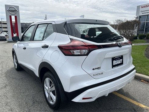 Used 2024 Nissan Kicks S image 6