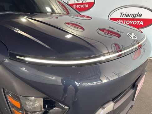Used 2025 Hyundai Kona SEL image 11