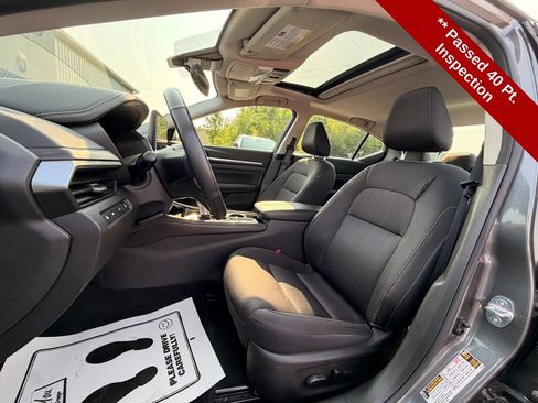 Used 2023 Nissan Altima 2.5 SV w/ SV Premium Package FWD image 11