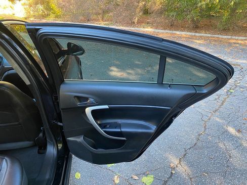 Used 2017 Buick Regal Sport Touring image 40