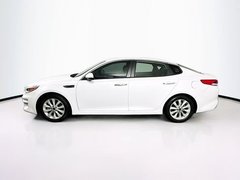 Used 2018 Kia Optima LX w/ 17" Alloy Wheels Package FWD image 4