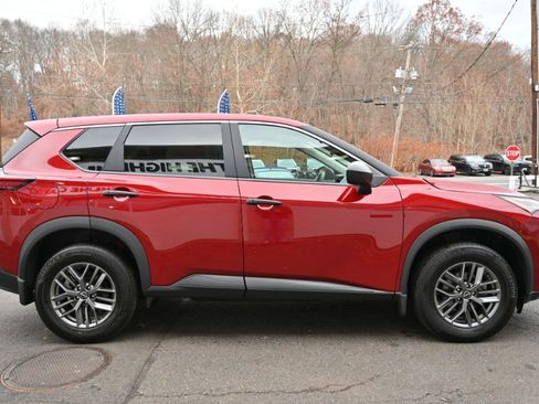 Used 2023 Nissan Rogue S image 8