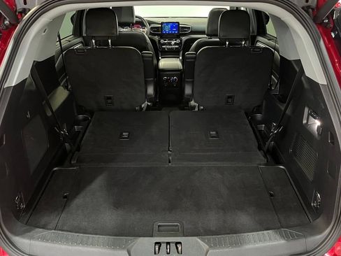 Used 2022 Ford Explorer Limited w/ Equipment Group 301A AWD/4WD image 12