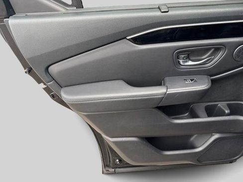 Certified 2023 Honda Pilot Touring image 13