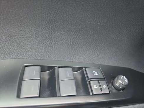 Used 2026 Toyota Camry SE FWD image 24