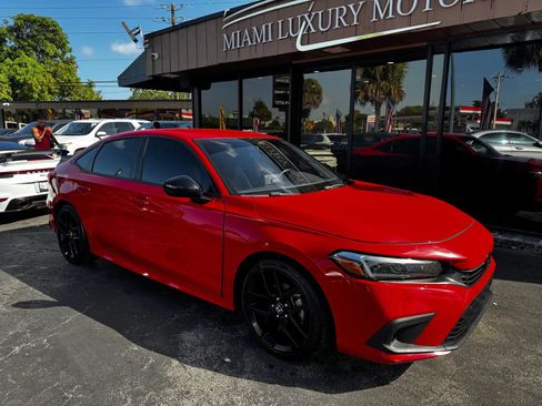 Used 2022 Honda Civic Sport image 2
