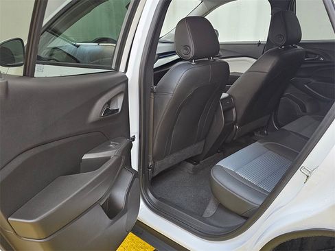 Used 2025 Chevrolet Trax LT image 15