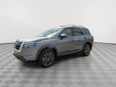 Certified 2025 Nissan Pathfinder SL w/ SL Premium Package FWD image 5