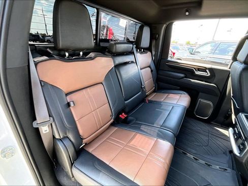 Used 2024 Chevrolet Silverado 2500 High Country AWD/4WD image 25