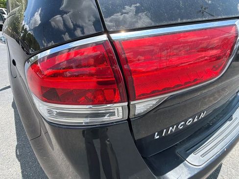 Used 2012 Lincoln MKX AWD image 18