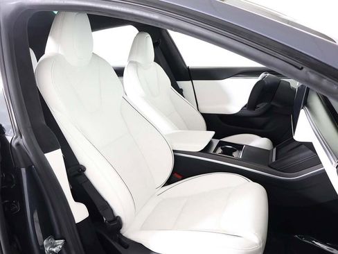 Used 2021 Tesla Model S Plaid image 31