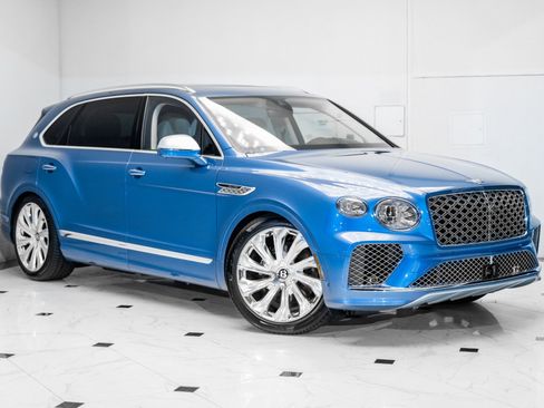 Used 2025 Bentley Bentayga Extended Wheelbase image 1