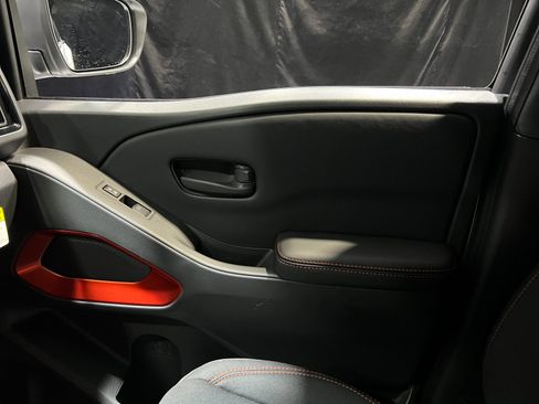 New 2026 Nissan Frontier PRO-4X w/ Pro-4x Convenience Package image 16