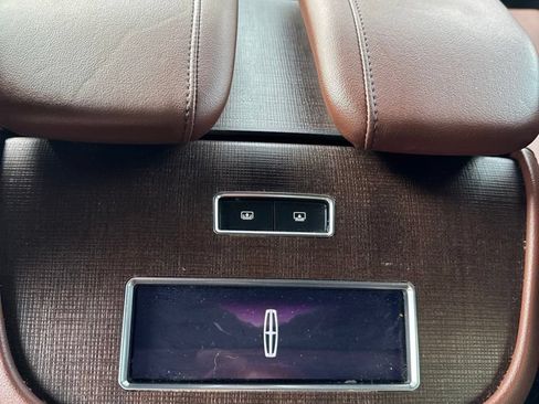 Used 2025 Lincoln Navigator Reserve AWD/4WD image 11