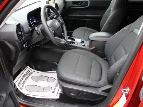 Used 2024 Ford Bronco Sport Badlands image 11