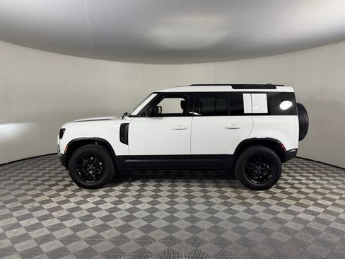 Used 2025 Land Rover Defender 110 S AWD/4WD image 9