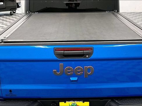 Used 2021 Jeep Gladiator Mojave w/ Cold Weather Group AWD/4WD image 33