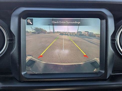 Used 2020 Jeep Gladiator Overland image 15