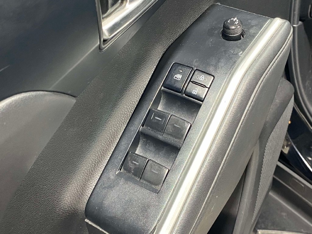Used 2022 Toyota Highlander XLE AWD/4WD image 20