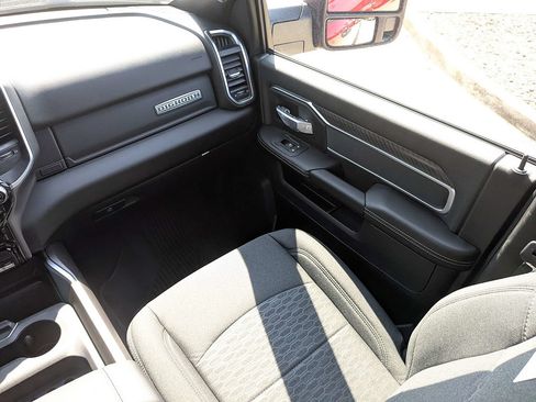 New 2026 RAM 2500 Big Horn AWD/4WD image 17