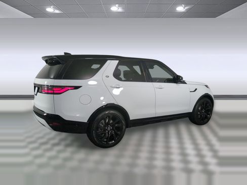 Used 2025 Land Rover Discovery Dynamic SE image 8