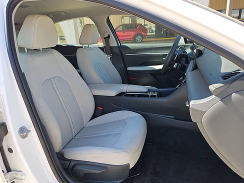 Used 2025 Hyundai Sonata SEL FWD image 31