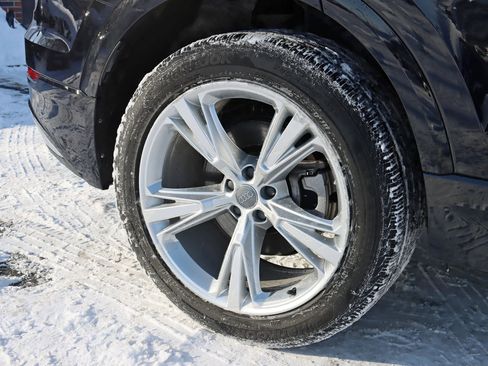 Used 2019 Audi Q8 Premium Plus w/ Premium Plus image 7