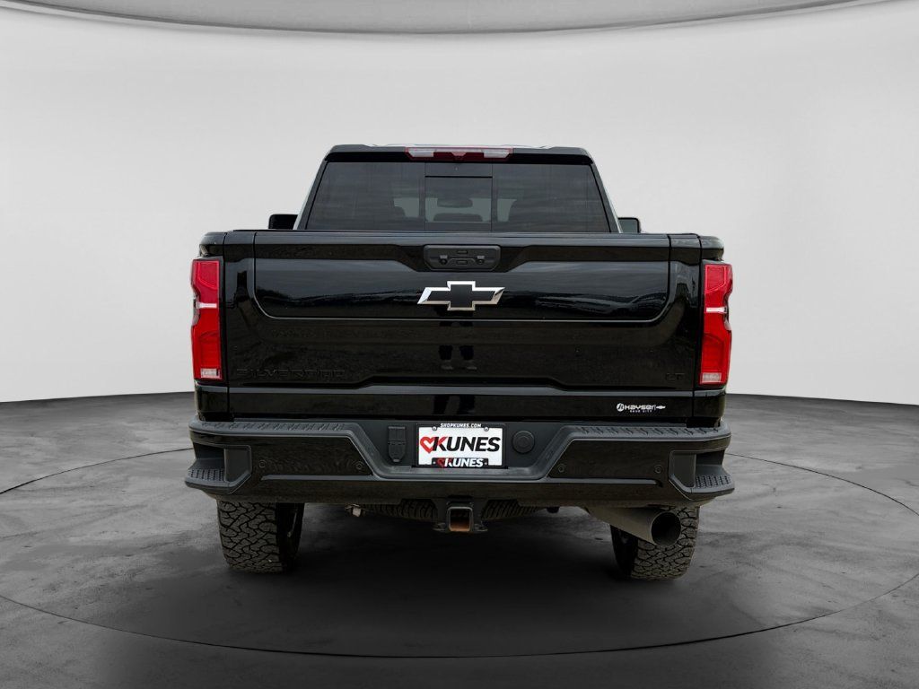 Used 2025 Chevrolet Silverado 2500 LT w/ Trail Boss Package AWD/4WD image 9