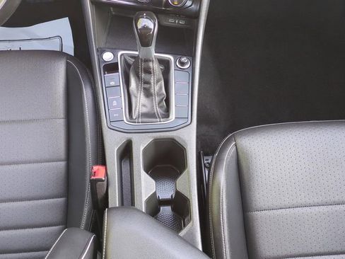 Used 2024 Volkswagen Jetta SE FWD image 14
