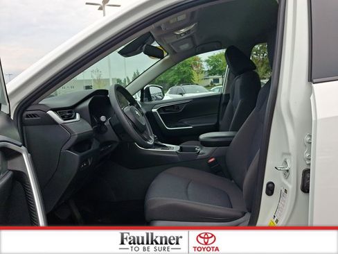 Used 2024 Toyota RAV4 LE AWD/4WD image 13