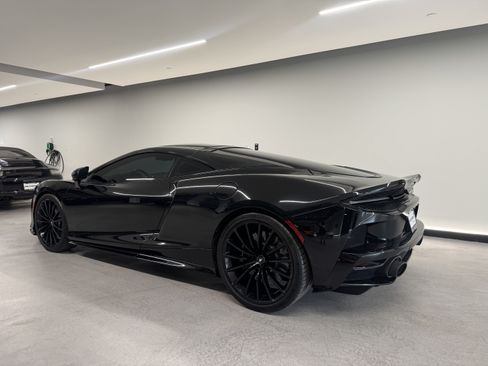 Used 2022 McLaren GT RWD image 3