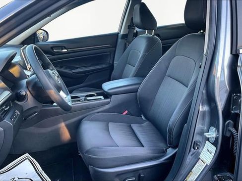 Used 2024 Nissan Altima 2.5 SV image 15