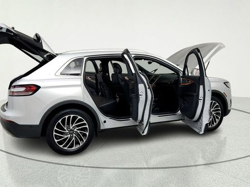 Used 2019 Lincoln Nautilus Reserve AWD/4WD image 13