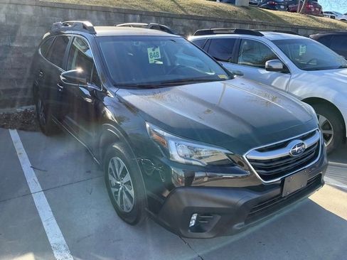 Certified 2021 Subaru Outback Premium image 3