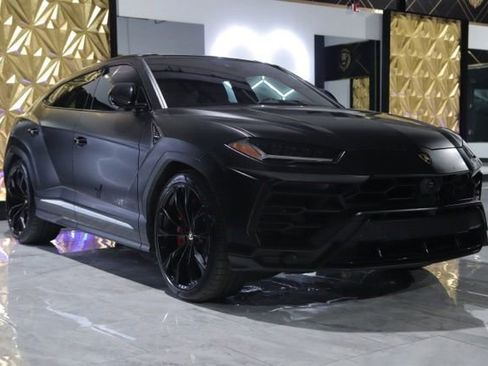 Used 2021 Lamborghini Urus AWD/4WD image 1
