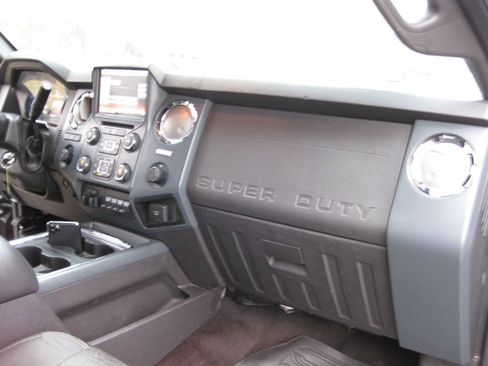 Used 2015 Ford F250 Lariat w/ Chrome Package image 36