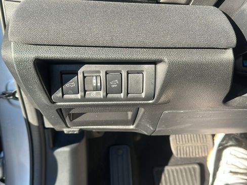 Certified 2025 Subaru Outback Premium w/ Popular Package #1A image 17