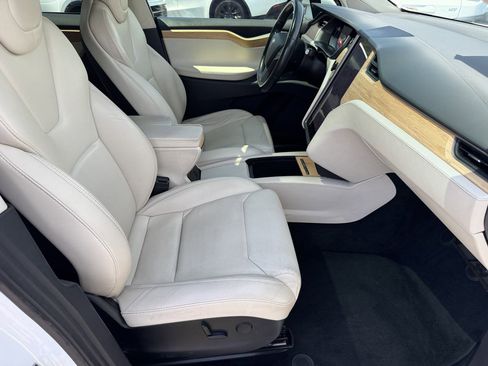 Used 2018 Tesla Model X AWD/4WD image 19