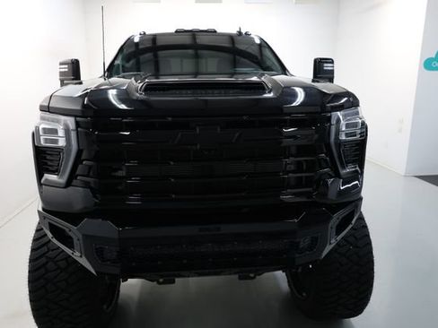 Used 2024 Chevrolet Silverado 3500 LTZ w/ LTZ Plus Package AWD/4WD image 79