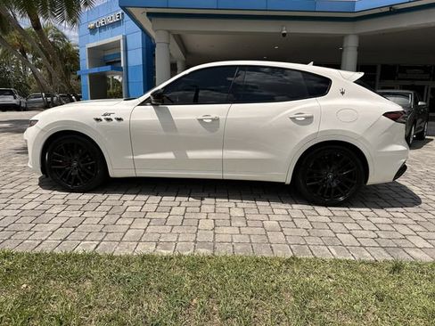 Used 2022 Maserati Levante GT AWD/4WD image 32