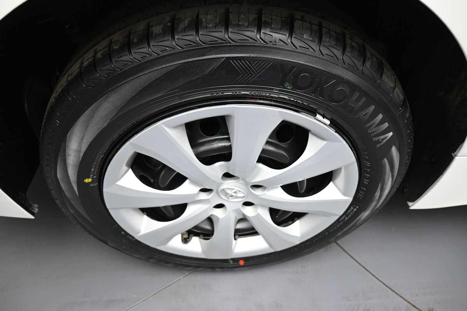 Used 2023 Toyota Corolla LE FWD image 12