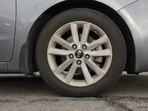 Used 2017 Kia Forte S image 7