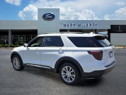 Certified 2020 Ford Explorer XLT w/ Equipment Group 202A AWD/4WD image 3