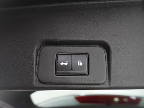 Used 2025 Nissan Rogue SV image 21