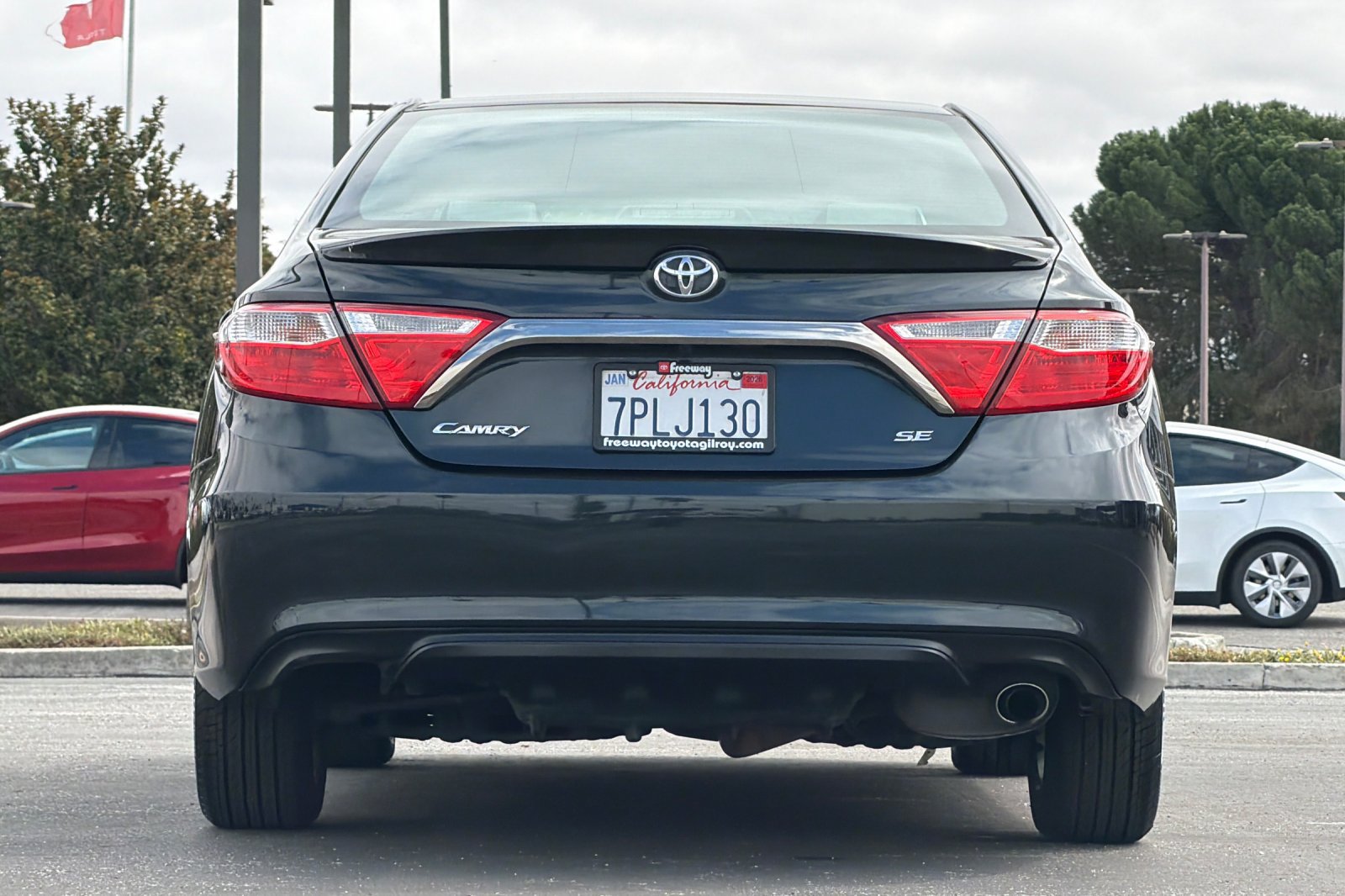 Used 2016 Toyota Camry SE FWD image 5