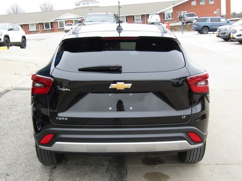 Used 2025 Chevrolet Trax LT image 4
